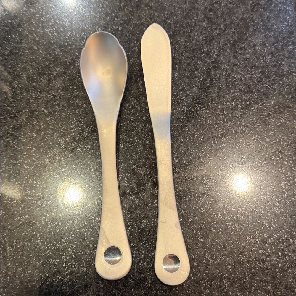 Robert Welch Design PENDULUM Stainless Flatware includes 3 SERVING , 44 pieces - Picture 3 of 8